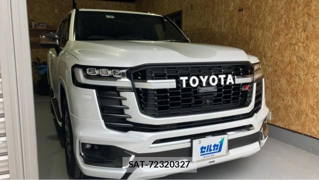 Toyota LAND CRUISER 2023-07 8282427-11