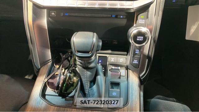 Toyota LAND CRUISER 2023-07 8282427-14