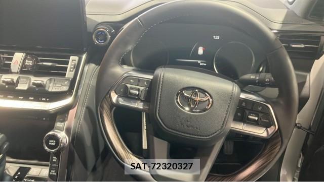 Toyota LAND CRUISER 2023-07 8282427-16