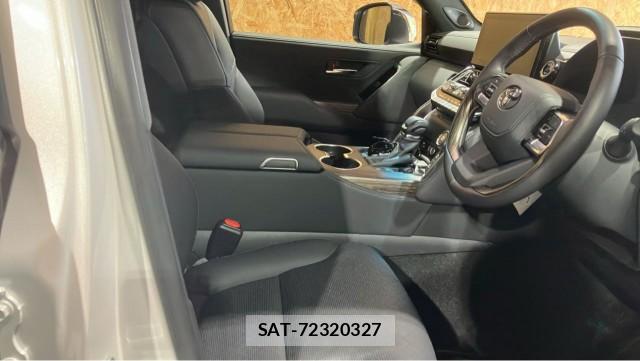 Toyota LAND CRUISER 2023-07 8282427-5