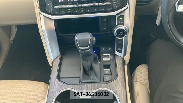 Toyota LAND CRUISER 2025-05 8282441-14