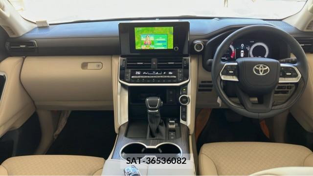 Toyota LAND CRUISER 2025-05 8282441-2