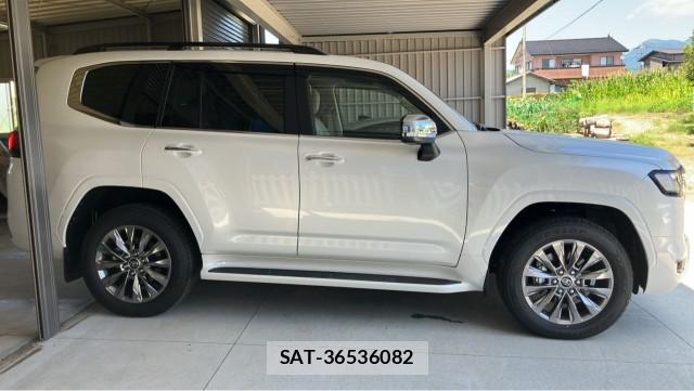 Toyota LAND CRUISER 2025-05 8282441-3