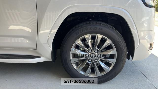 Toyota LAND CRUISER 2025-05 8282441-8