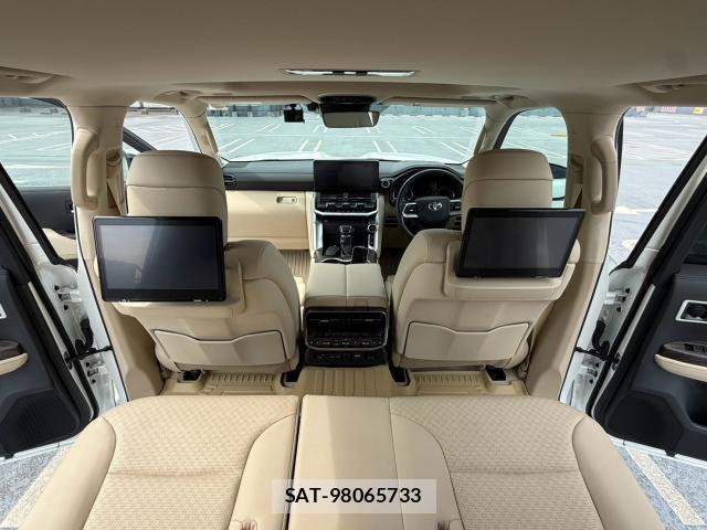 Toyota LAND CRUISER 2023-07 8283354-11