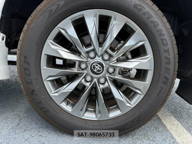 Toyota LAND CRUISER 2023-07 8283354-18