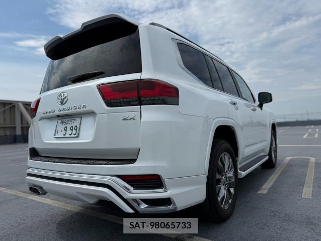 Toyota LAND CRUISER 2023-07 8283354-4
