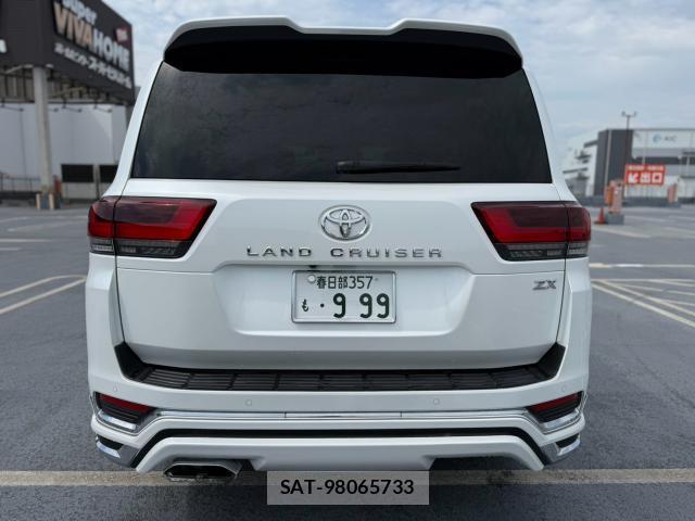 Toyota LAND CRUISER 2023-07 8283354-5