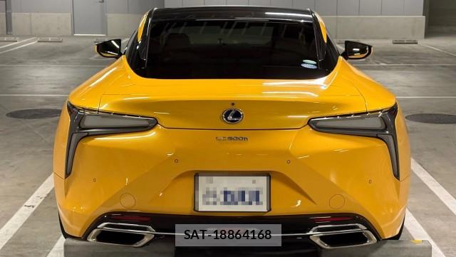 Lexus LC 2018-03 8282447-1