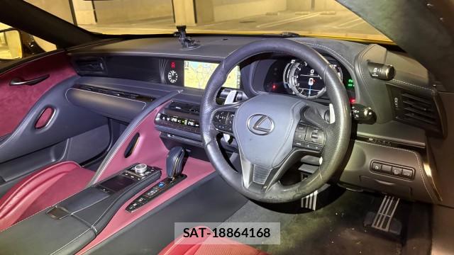 Lexus LC 2018-03 8282447-2