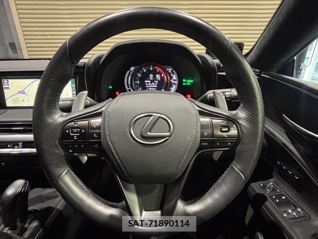 Lexus LC 2018-04 8284168-8