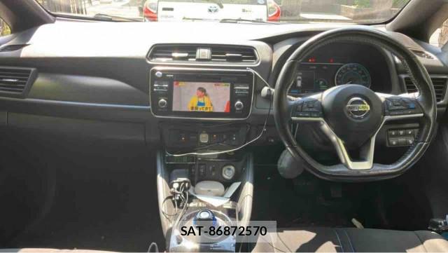 Nissan LEAF 2018-02 8282235-2