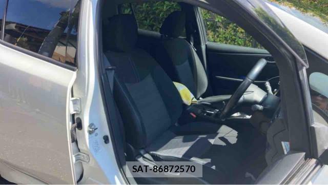 Nissan LEAF 2018-02 8282235-5