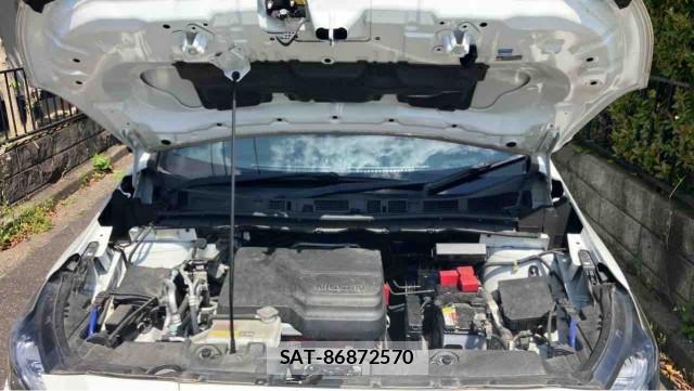 Nissan LEAF 2018-02 8282235-7