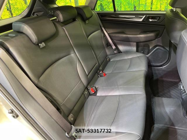 Subaru OUTBACK 2018-01 8277058-10