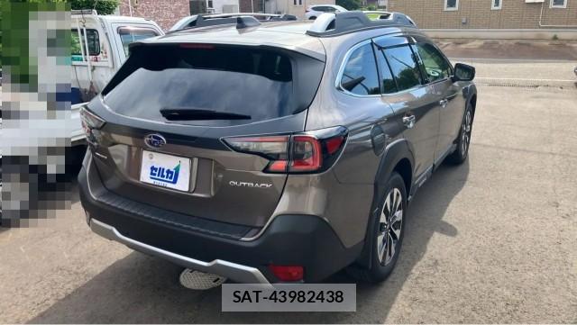 Subaru OUTBACK 2025-03 8280936-12