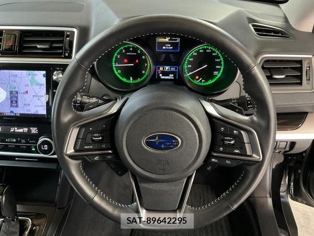 Subaru OUTBACK 2017-11 8284636-12