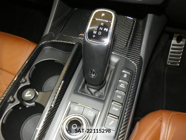 Maserati LEVANTE 2018-11 8280016-16
