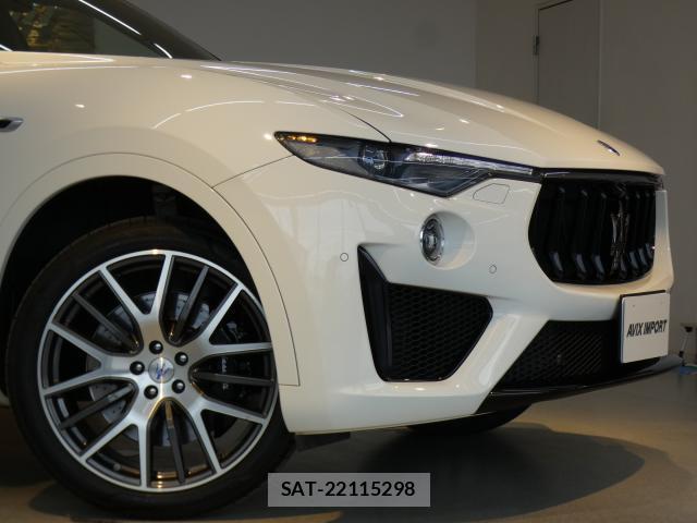 Maserati LEVANTE 2018-11 8280016-4