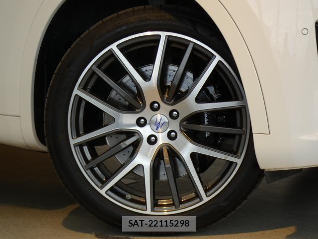 Maserati LEVANTE 2018-11 8280016-5