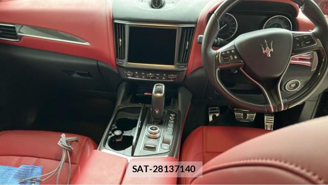 Maserati LEVANTE 2021-09 8280688-2