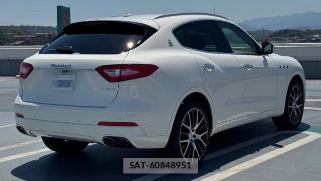 Maserati LEVANTE 2016-10 8281110-12