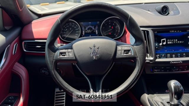 Maserati LEVANTE 2016-10 8281110-16