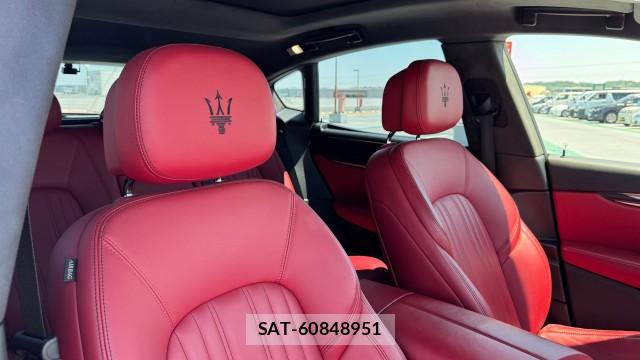 Maserati LEVANTE 2016-10 8281110-5