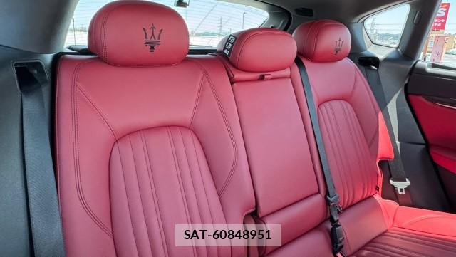 Maserati LEVANTE 2016-10 8281110-6