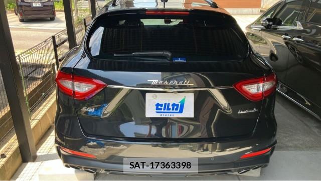 Maserati LEVANTE 2021-03 8282461-1