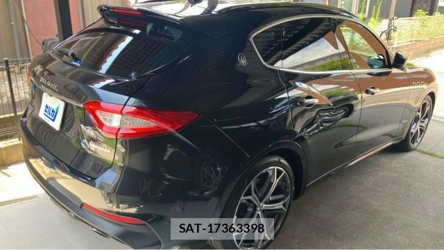 Maserati LEVANTE 2021-03 8282461-12