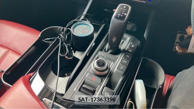 Maserati LEVANTE 2021-03 8282461-14