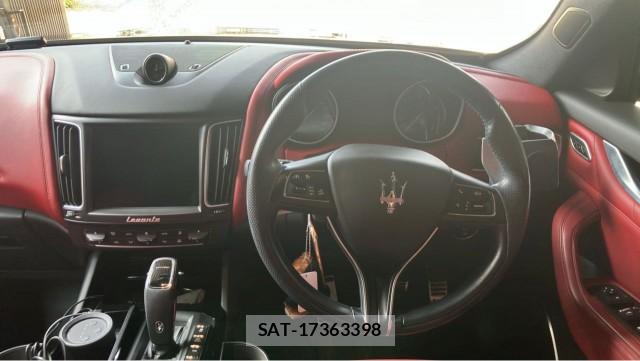 Maserati LEVANTE 2021-03 8282461-16