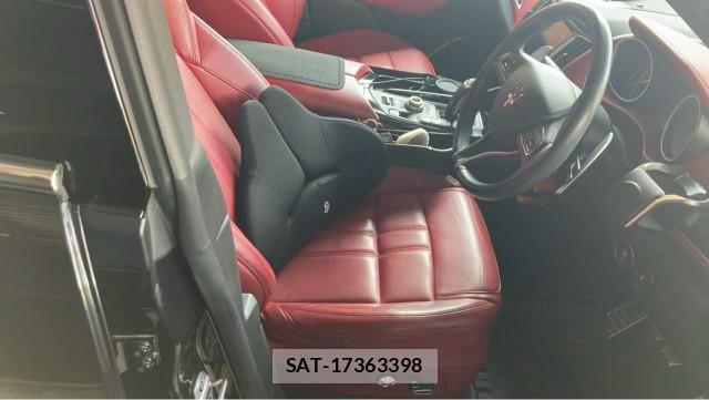Maserati LEVANTE 2021-03 8282461-5