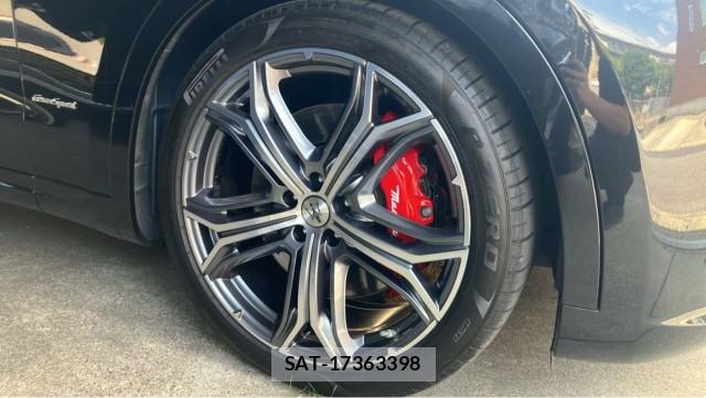 Maserati LEVANTE 2021-03 8282461-8