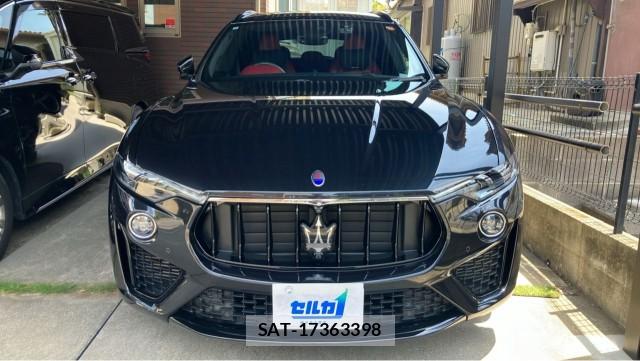 Maserati LEVANTE 2021-03 8282461-9