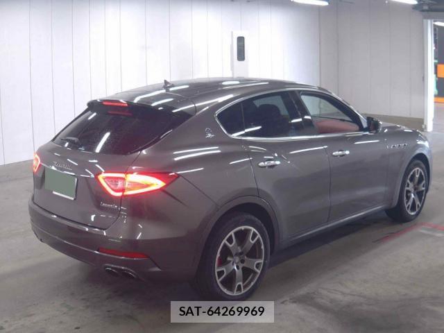 Maserati LEVANTE 2016-11 8284535-4