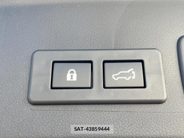 Subaru LAYBACK 2024-03 8282524-8