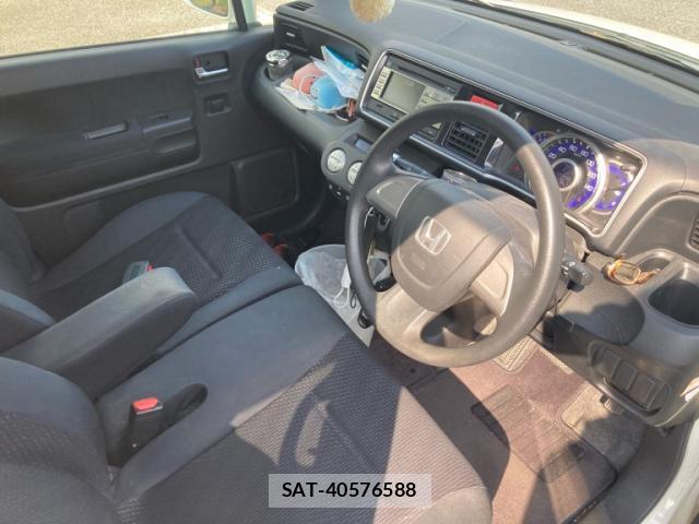 Honda LIFE 2011-10 8277757-9