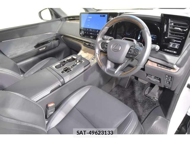 Lexus LM 2024-07 8285780-15