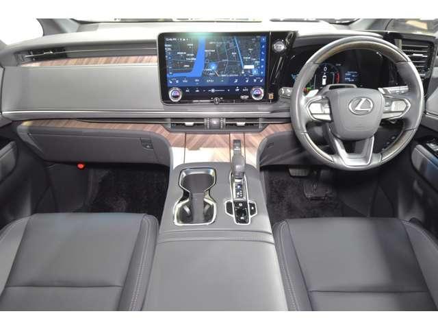 Lexus LM 2024-07 8285780-2