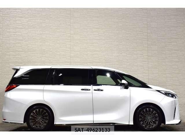 Lexus LM 2024-07 8285780-3