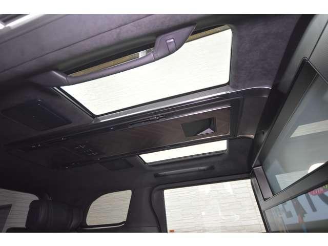 Lexus LM 2024-07 8285780-7