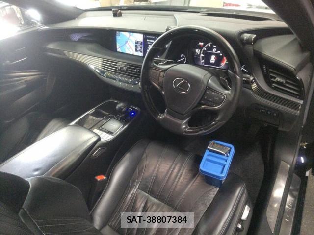 Lexus LS 2019-08 8277425-2