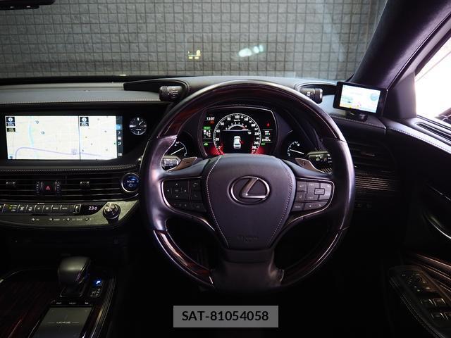 Lexus LS 2018-01 8277705-12
