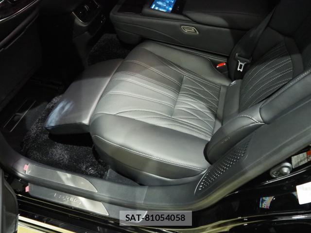 Lexus LS 2018-01 8277705-17