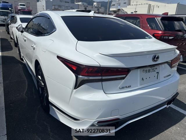 Lexus LS 2018-02 8278990-3