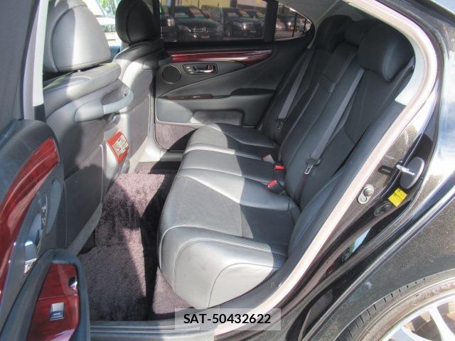 Lexus LS 2011-10 8280834-19