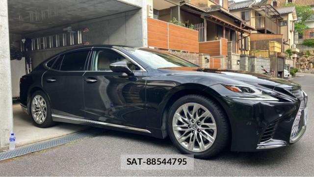 Lexus LS 2019-07 8281386-3