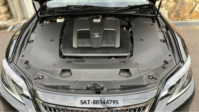 Lexus LS 2019-07 8281386-7